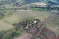Área de 3.8 alqueires