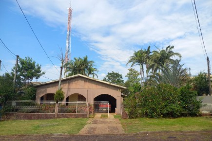 Terreno ideal para construir um edifício Terreno com 1.000m² ,com casa mista de 210m², próximo da prefeitura de Medianeira